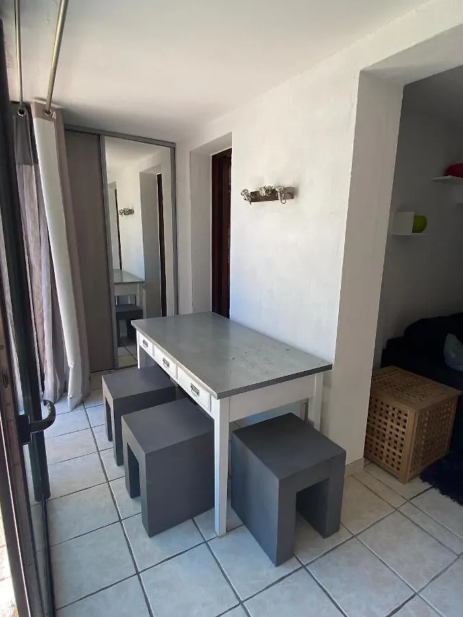 Logement Entier T2 Climatise, Parking Gratuit, Jardin, Plage A 2Min A Pied Sanary-sur-Mer 0*,  Frankrike