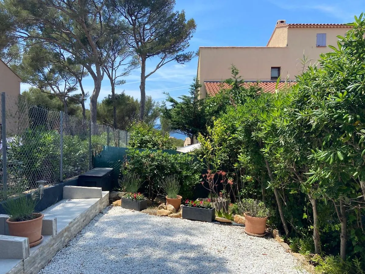 Logement entier T2 climatisé, parking gratuit, jardin, mer Sanary-sur-Mer