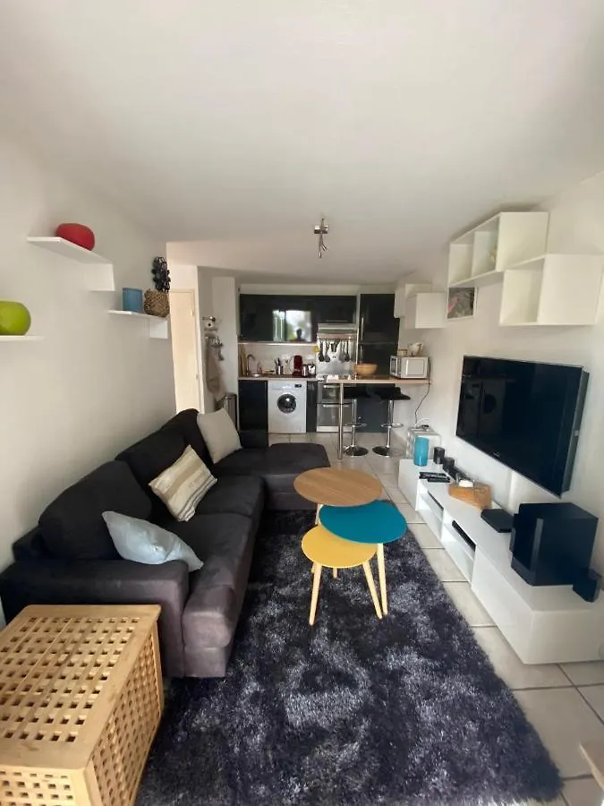 Logement entier T2 climatisé, parking gratuit, jardin, mer Sanary-sur-Mer