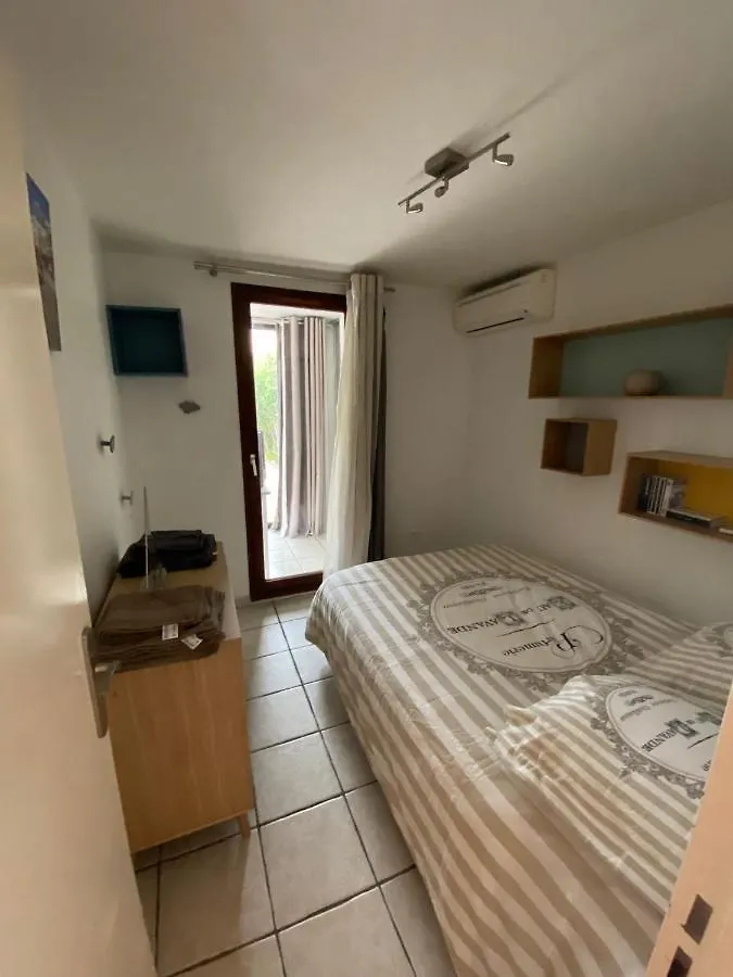 Logement entier T2 climatisé, parking gratuit, jardin, mer Sanary-sur-Mer Appartamento